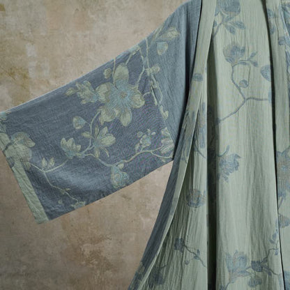Kimono-Bademantel aus Baumwolle, salbeiblau mit Blumenmuster - image 5