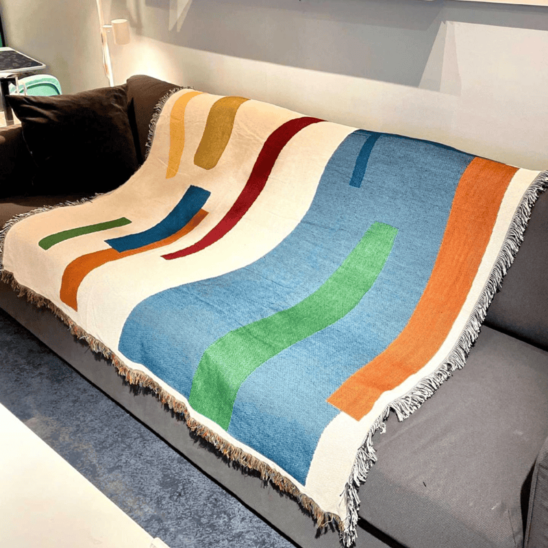 Künstlerisch gestaltete, geometrische, mit Fransen und Quasten verzierte Tagesdecke - 230cm x 87" - image 0