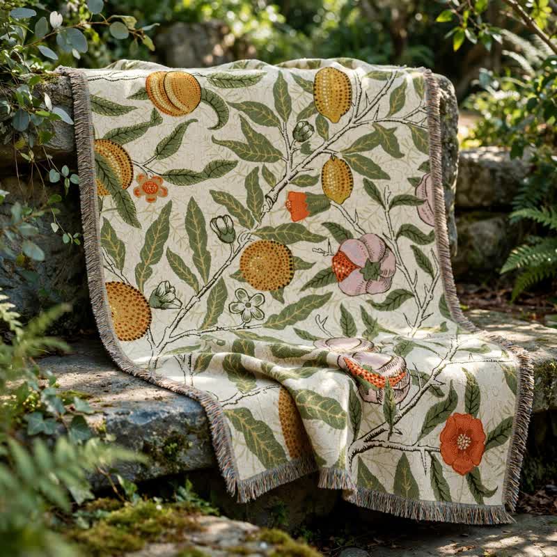 Vintage-Überwurfdecke mit Granatapfelmuster und botanischen Motiven - 130cm x 160cm - image 0
