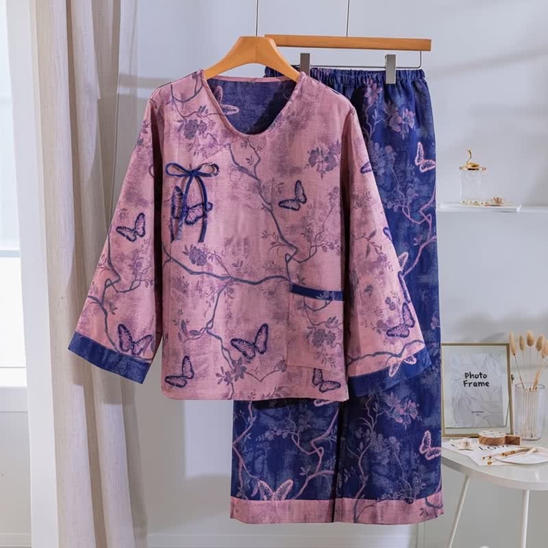 Retro-Loungewear-Set aus Baumwolle mit lila Schmetterlings- und Blumenmuster - image 1