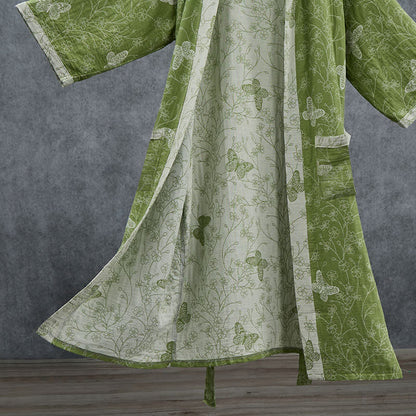 Kimono-Bademantel mit botanischem Schmetterlingsmotiv in Olivgrün - image 3