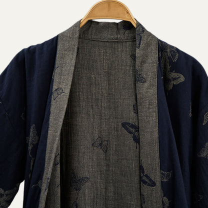 Marineblauer Kimono-Bademantel aus doppellagigem Baumwoll-Doppelgaze mit Schmetterlingsmotiv - image 2