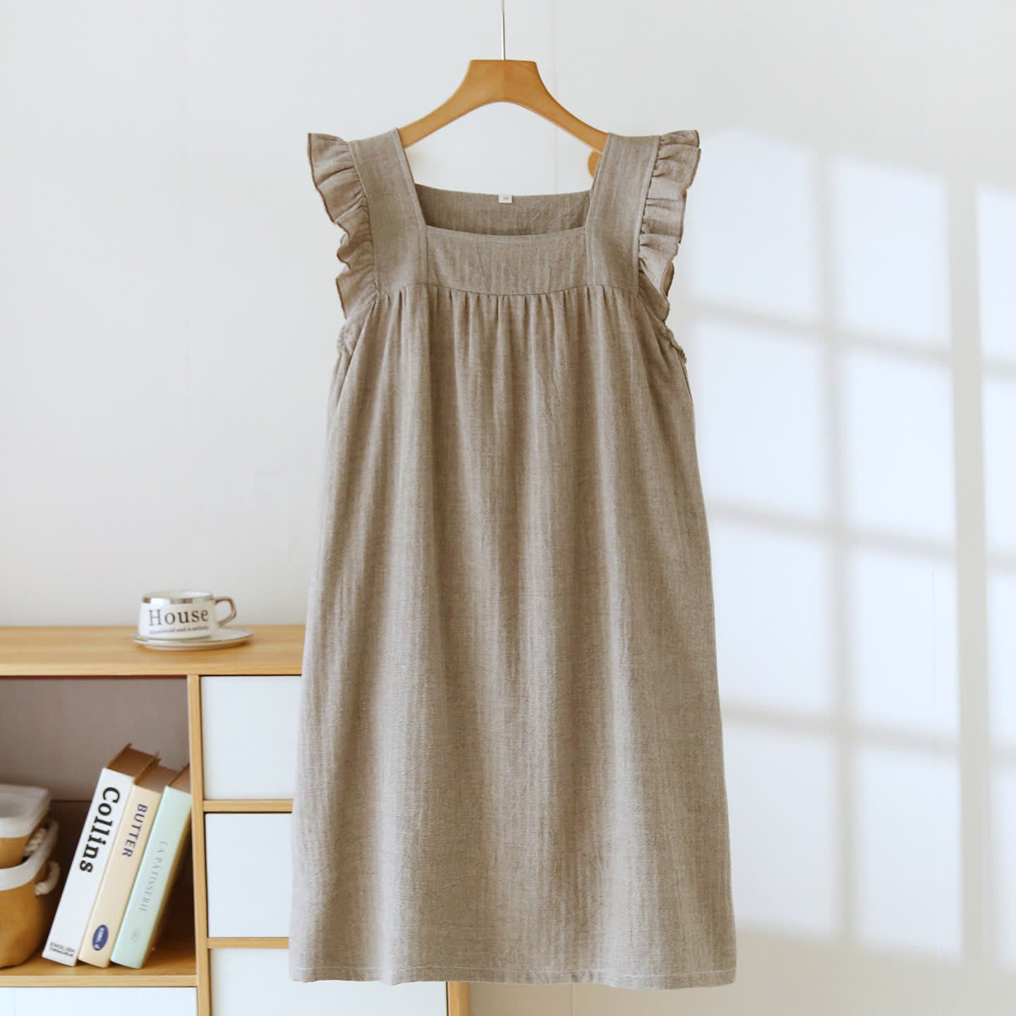 Baumwoll-Loungekleid mit eckigem Ausschnitt und Rüschen - Khaki - XL - image 12
