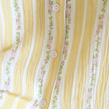 Loungewear-Set mit Blumenstreifen und Knopfleiste - image 6