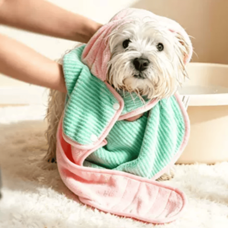 Hundebademantel mit mintgrünem und rosa Kontrastblumenmuster - image 2