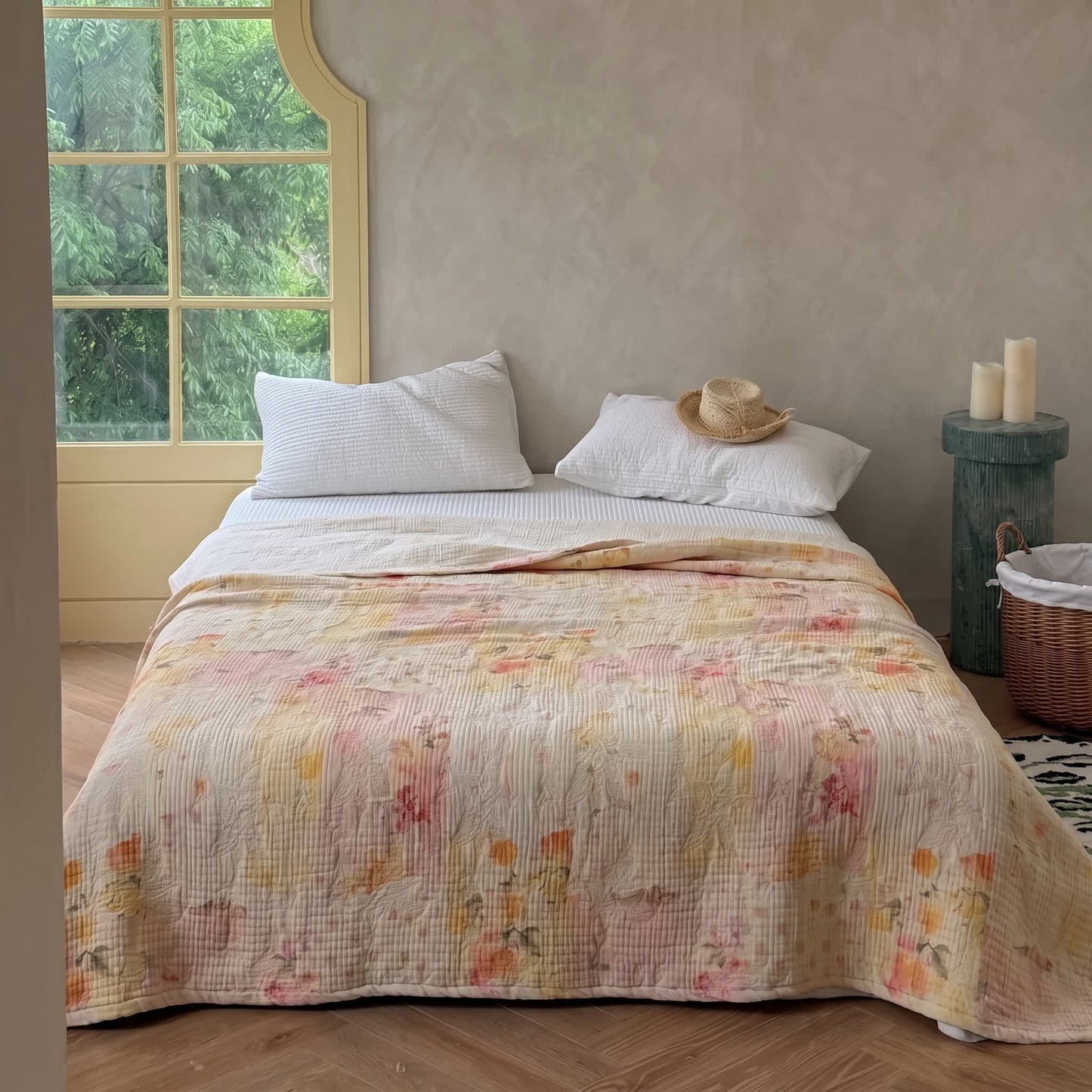Tagesdecke „Sunwashed Bloom“ aus gesteppter Baumwolle - Königin - image 0