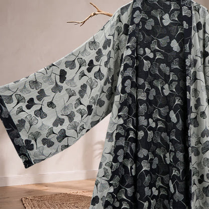 Kimono-Bademantel aus Baumwolle mit schwarzem und weißem Ginkgoblattmuster - image 8