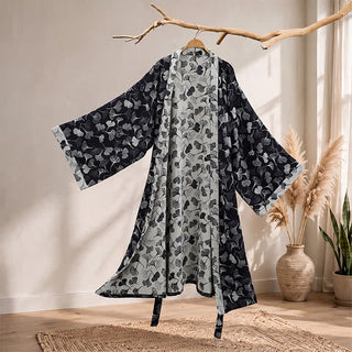 Kimono-Bademantel aus Baumwolle mit schwarzem und weißem Ginkgoblattmuster - Schwarz - 2XL - image 0