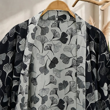 Kimono-Bademantel aus Baumwolle mit schwarzem und weißem Ginkgoblattmuster - image 2
