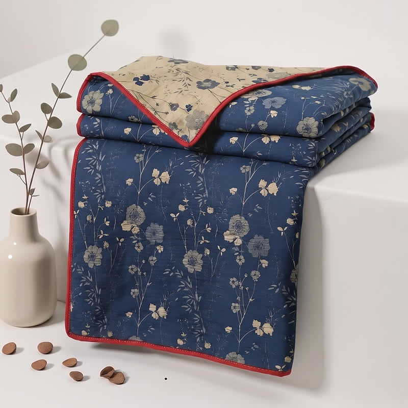 Wendbare blaue Landhaus-Steppdecke mit Blumenmuster - image 13