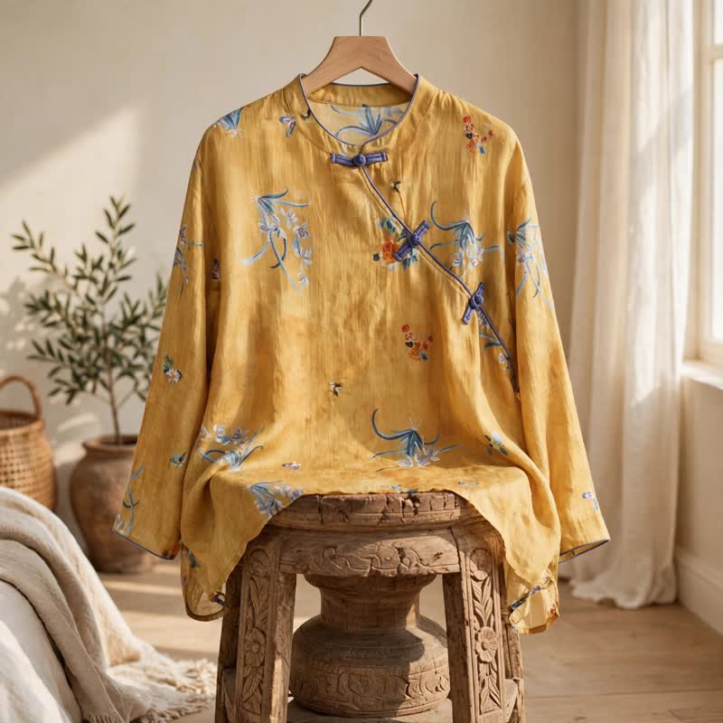 Vintage Langarmshirt mit Blumen- und Insektenmuster - image 1