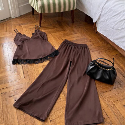 Elegantes Lounge-Set mit Camisole-Besatz und Spitzenbesatz - image 12