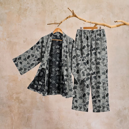 Loungewear-Set aus Baumwolle mit langen Ärmeln und Ginkgoblatt-Motiv - image 9