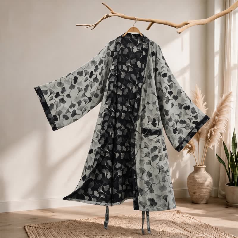 Kimono-Bademantel aus Baumwolle mit schwarzem und weißem Ginkgoblattmuster - Weiß - 2XL - image 5