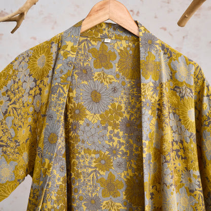 Retro-Bademantel aus Baumwolle mit dezentem Blumenmuster - image 2