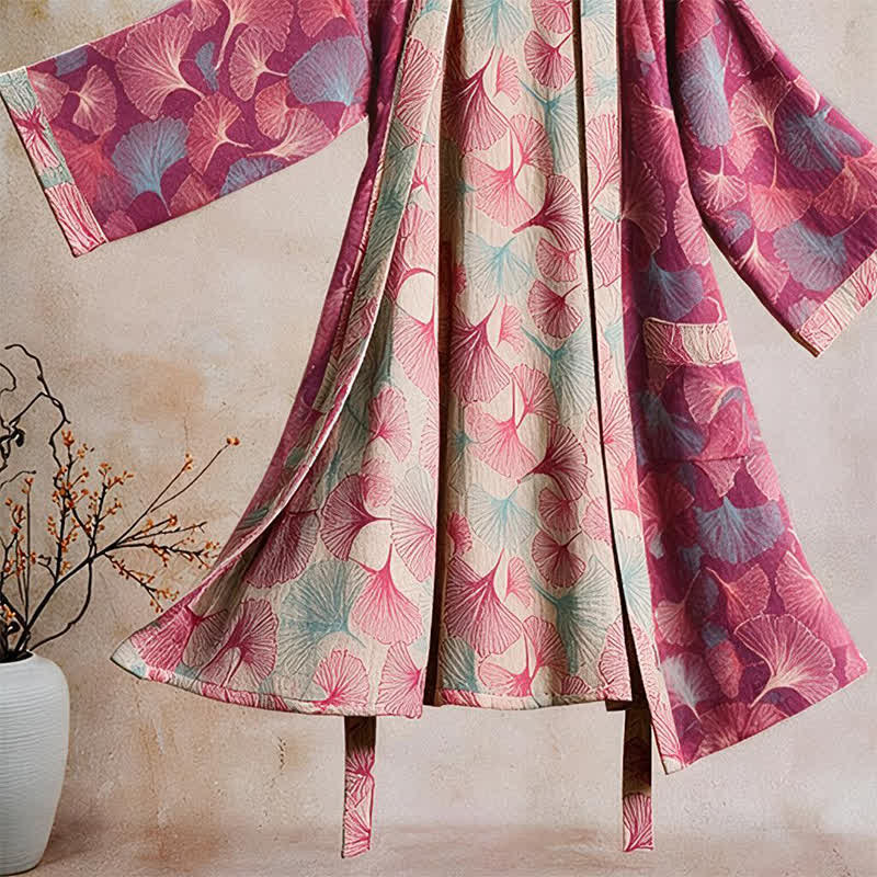 Künstlerischer Kimono aus Ginkgoblättern – Loungewear-Bademantel - image 3