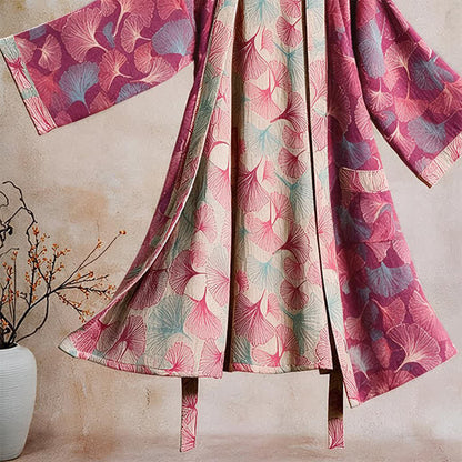 Künstlerischer Kimono aus Ginkgoblättern – Loungewear-Bademantel - image 3