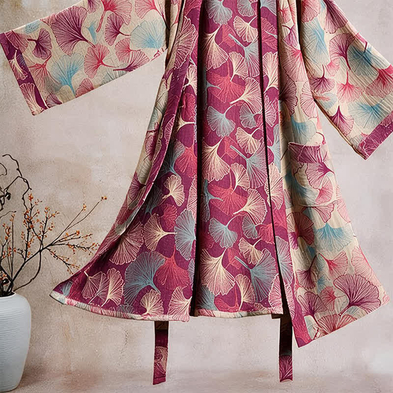Künstlerischer Kimono aus Ginkgoblättern – Loungewear-Bademantel - image 8