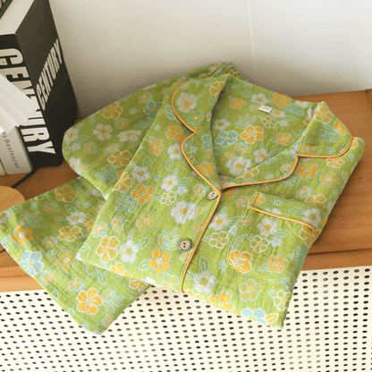 Grüner Baumwollpyjama mit zartem Blumenmuster - image 3