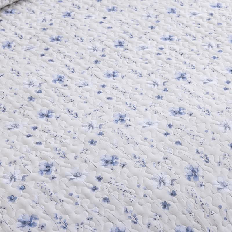Baumwoll-Steppdecken-Set mit blauem Aquarellblumenmuster - image 10