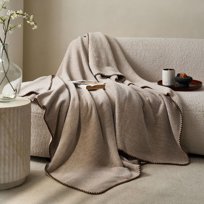 Minimalistische, doppelseitige Sherpa-Fleece-Überwurfdecke - Graubraun - 200cm x 230cm - image 8