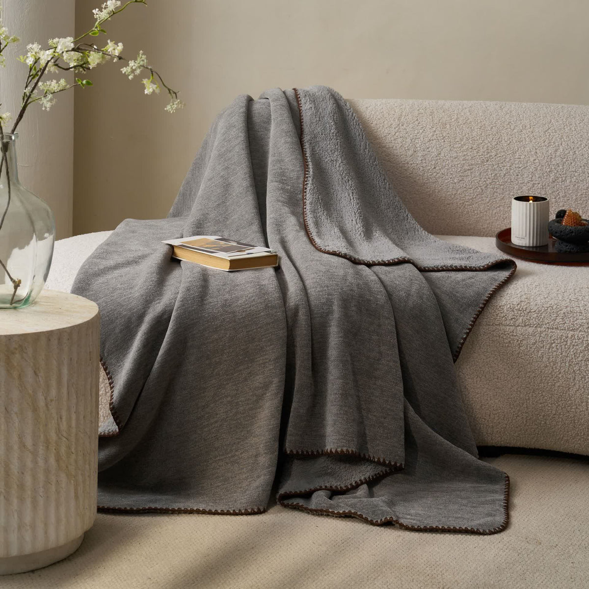 Minimalistische, doppelseitige Sherpa-Fleece-Überwurfdecke - Dunkelgrau - 200cm x 230cm - image 5