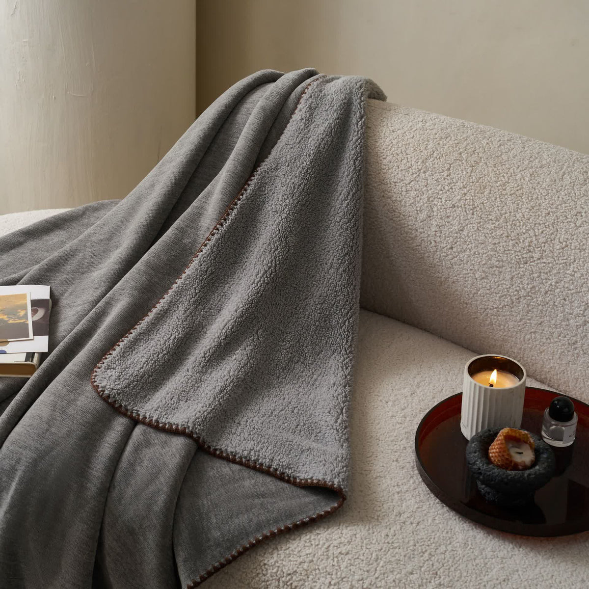 Minimalistische, doppelseitige Sherpa-Fleece-Überwurfdecke - image 6