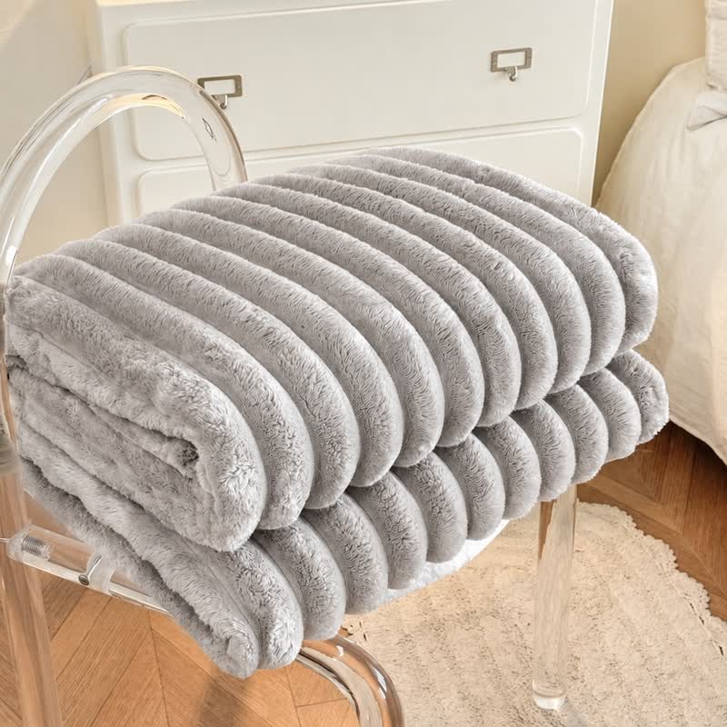 Weiche und warme Kuscheldecke aus Fleece - image 25