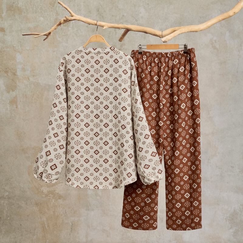 Retro-Pyjama-Set mit langen Ärmeln und geometrischem Muster - image 1