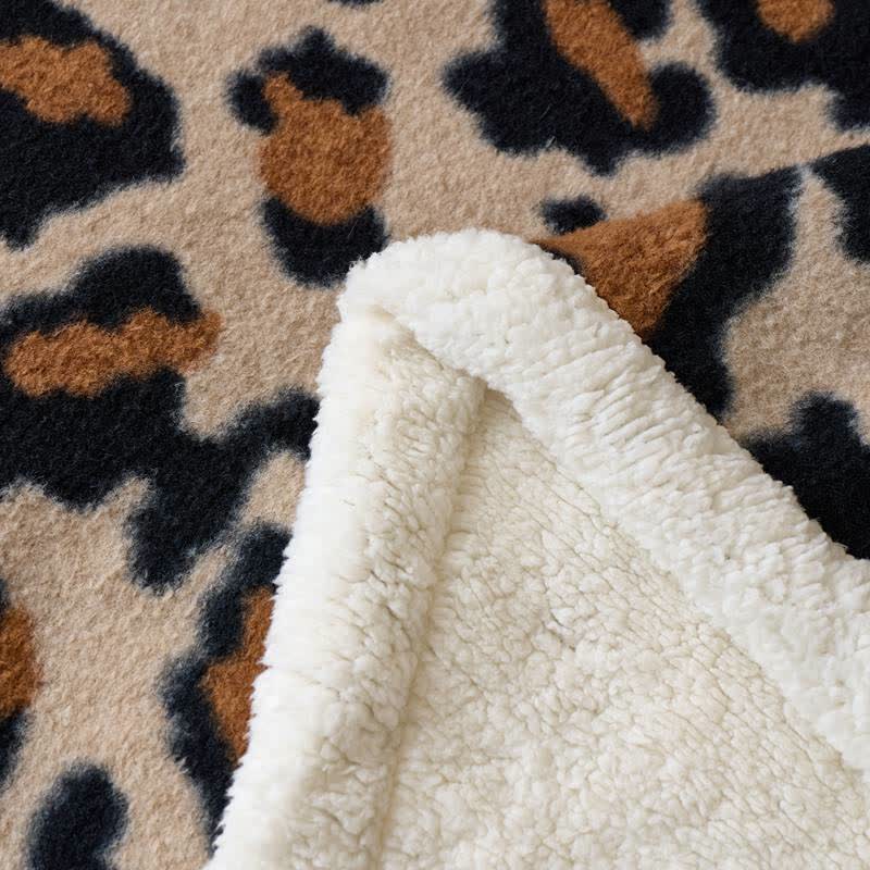 Klassische Leoparden-Flauschdecke aus Sherpa-Fleece - image 5