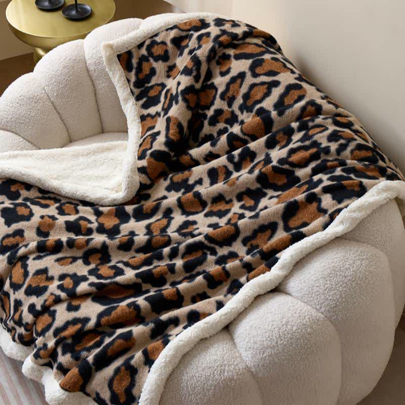 Klassische Leoparden-Flauschdecke aus Sherpa-Fleece - image 4