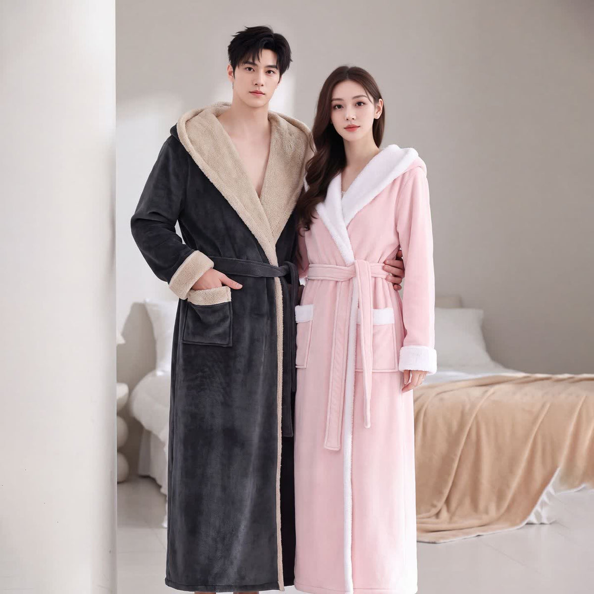 Kuscheliger langer Bademantel mit Kapuze und Sherpa-Fleece - image 0