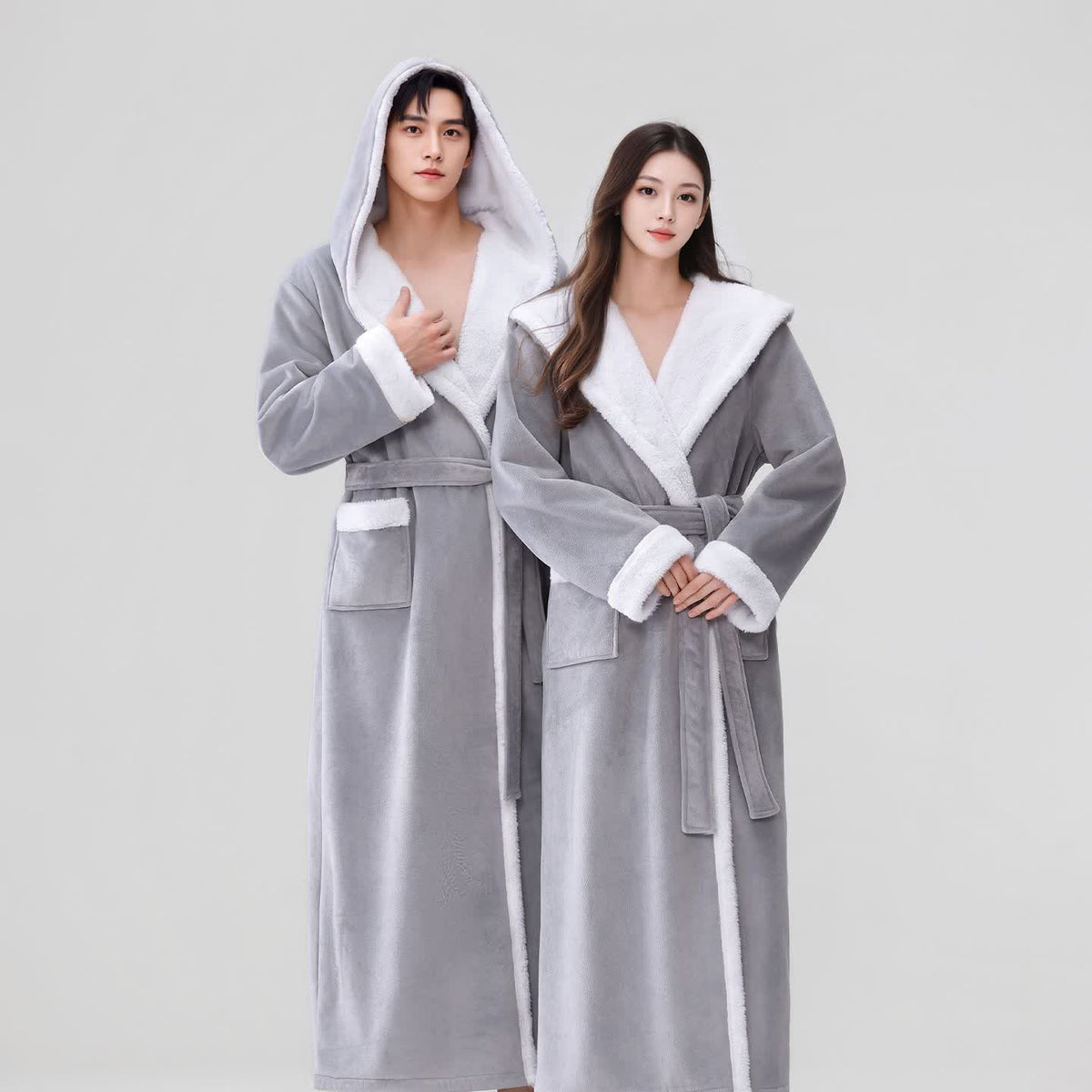Kuscheliger langer Bademantel mit Kapuze und Sherpa-Fleece - image 2