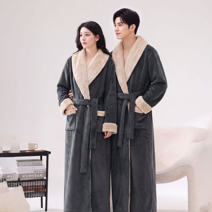 Gemütlicher Fleece-Bademantel mit Schalkragen - image 1