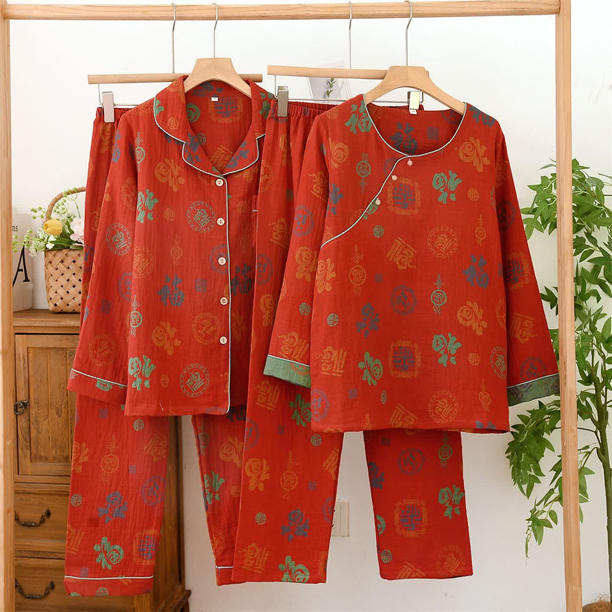 Chinesischer roter Baumwoll-Pyjama-Set mit Fu-Motiv - image 0
