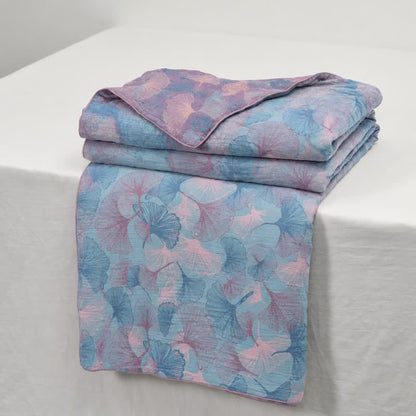 Wendbare Tagesdecke aus Baumwollgaze mit Ginkgoblatt-Motiv - image 1
