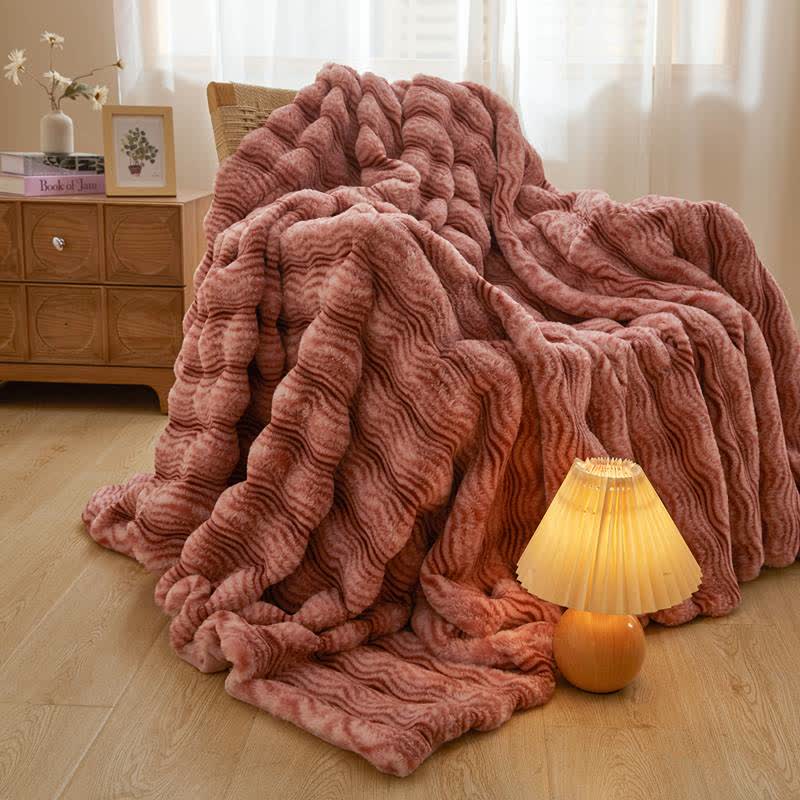 Weiche, flauschige Plüschdecke mit Wellenmuster - image 6