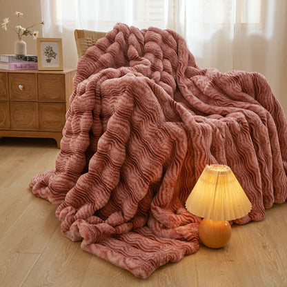 Weiche, flauschige Plüschdecke mit Wellenmuster - image 6