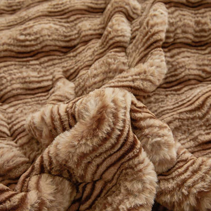 Weiche, flauschige Plüschdecke mit Wellenmuster - image 46