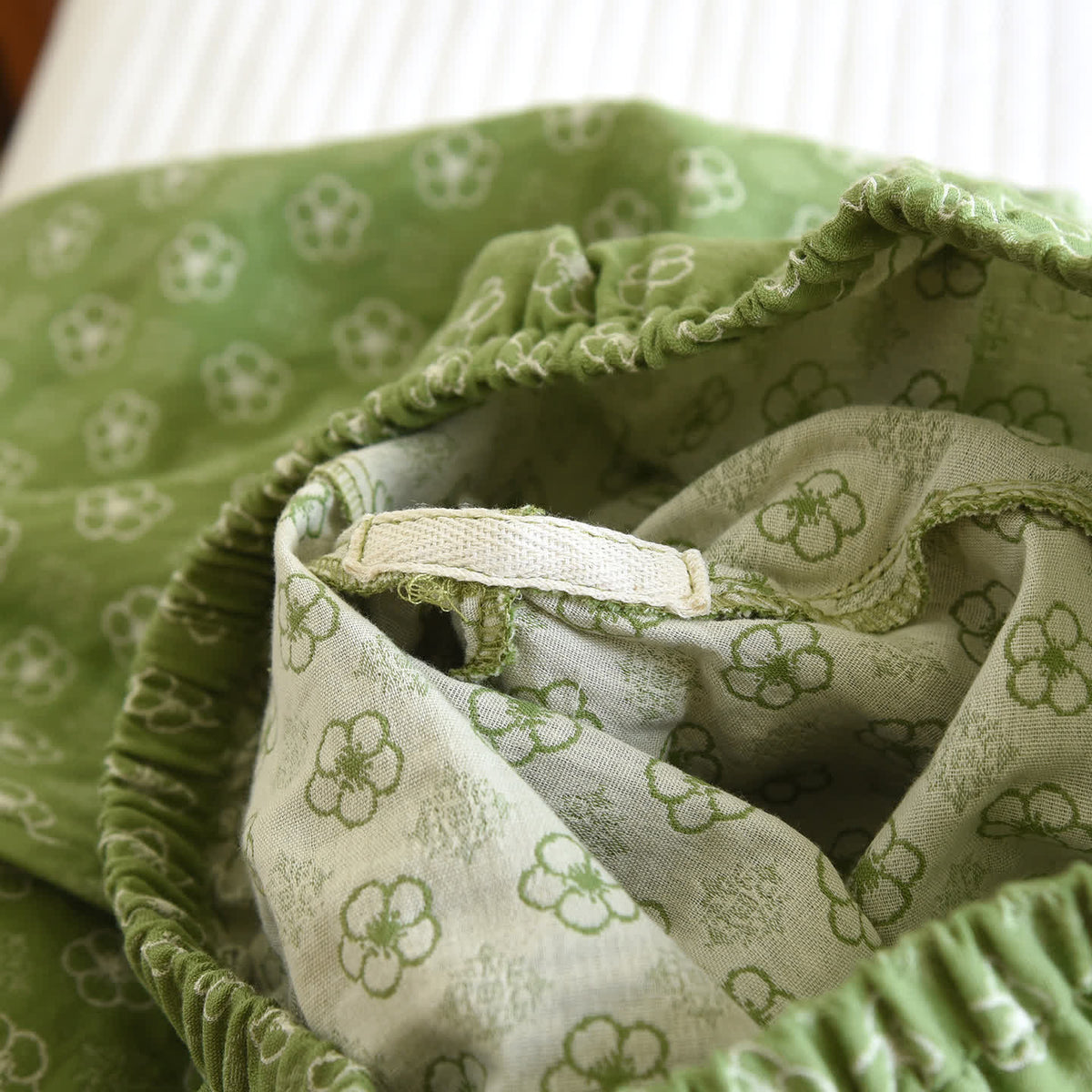 Loungewear-Set mit zartem Blumenmuster und langen Ärmeln - image 8