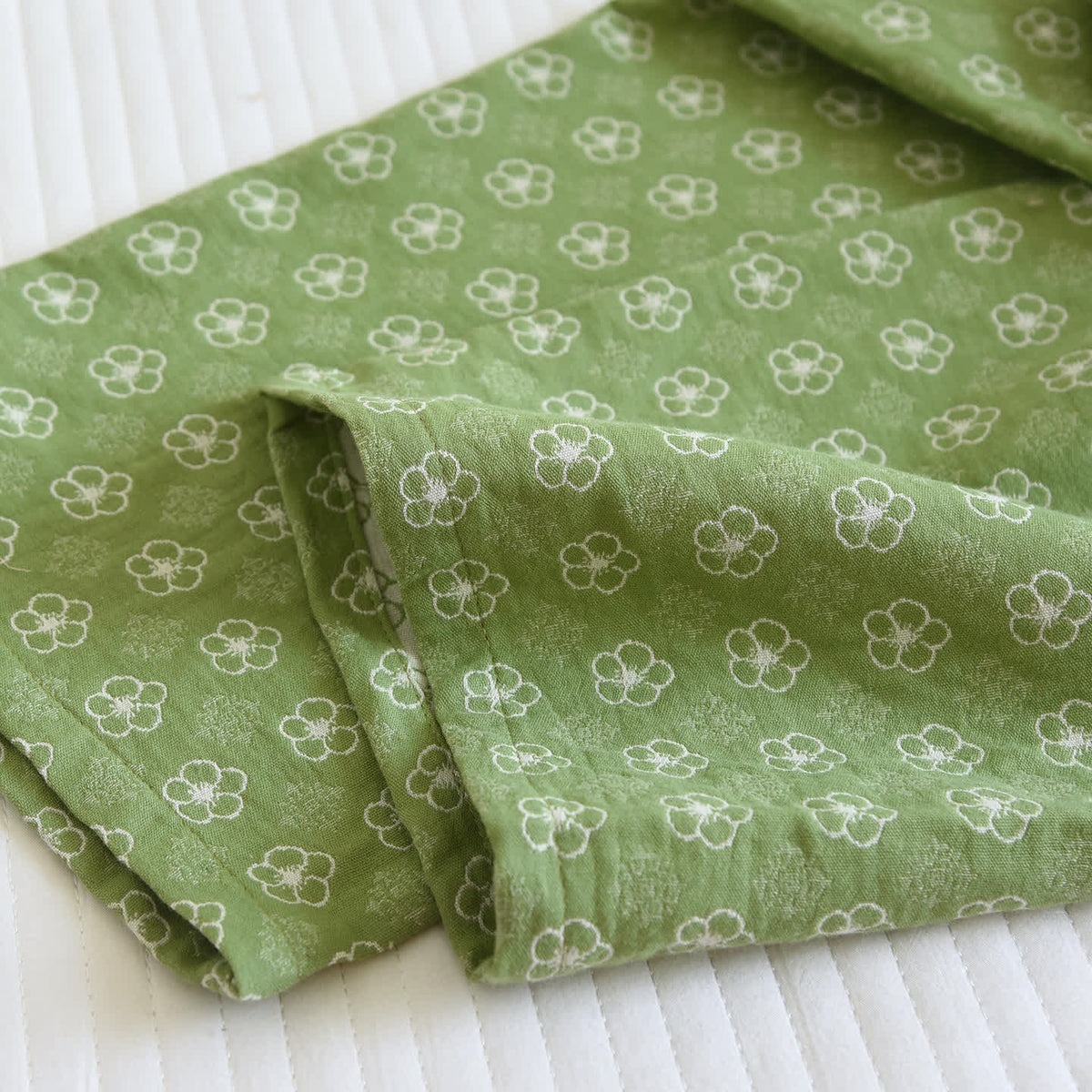 Loungewear-Set mit zartem Blumenmuster und langen Ärmeln - image 10