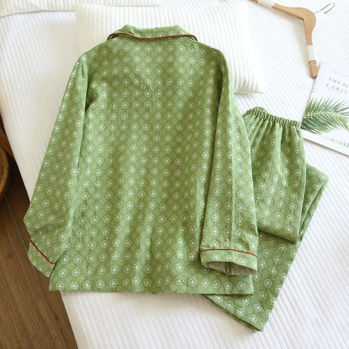 Loungewear-Set mit zartem Blumenmuster und langen Ärmeln - image 2
