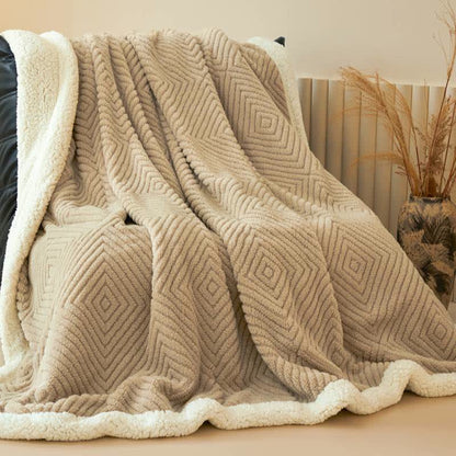 Sherpa-Überwurfdecke mit Rautenmuster - image 3
