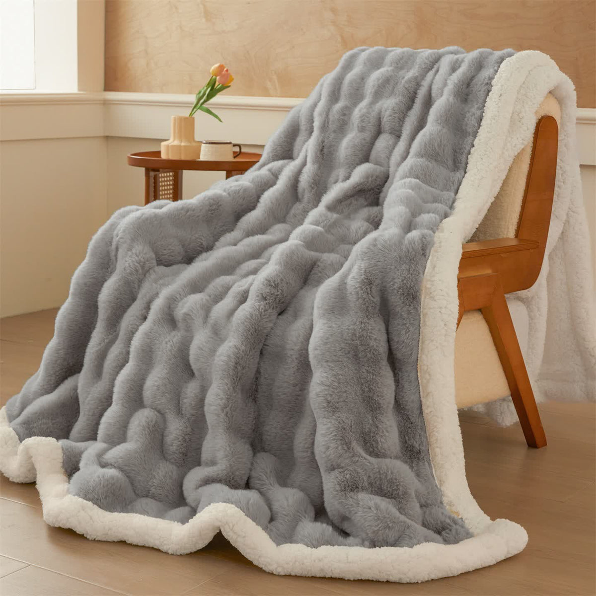Wellige, flauschige Sherpa-Fleecedecke mit doppelter Lage - image 11