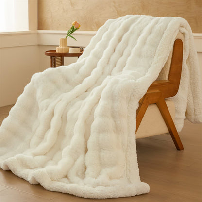 Wellige, flauschige Sherpa-Fleecedecke mit doppelter Lage - image 9