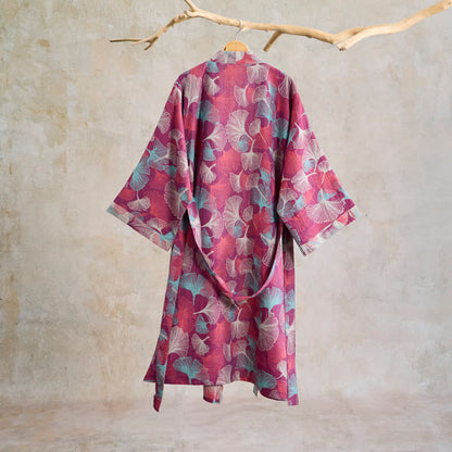 Künstlerischer Kimono aus Ginkgoblättern - image 1