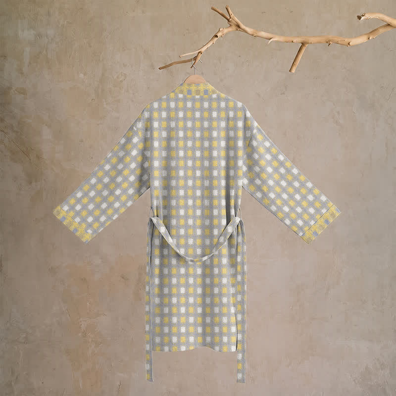 Kimono-Bademantel aus weicher, gelb-grau karierter Baumwolle - image 1