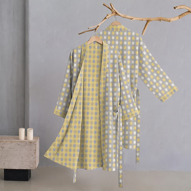 Kimono-Bademantel aus weicher, gelb-grau karierter Baumwolle - image 2