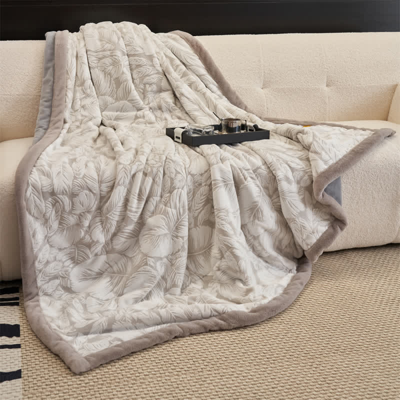 Sherpa-Decke mit geprägtem Tropenblattmuster - image 7