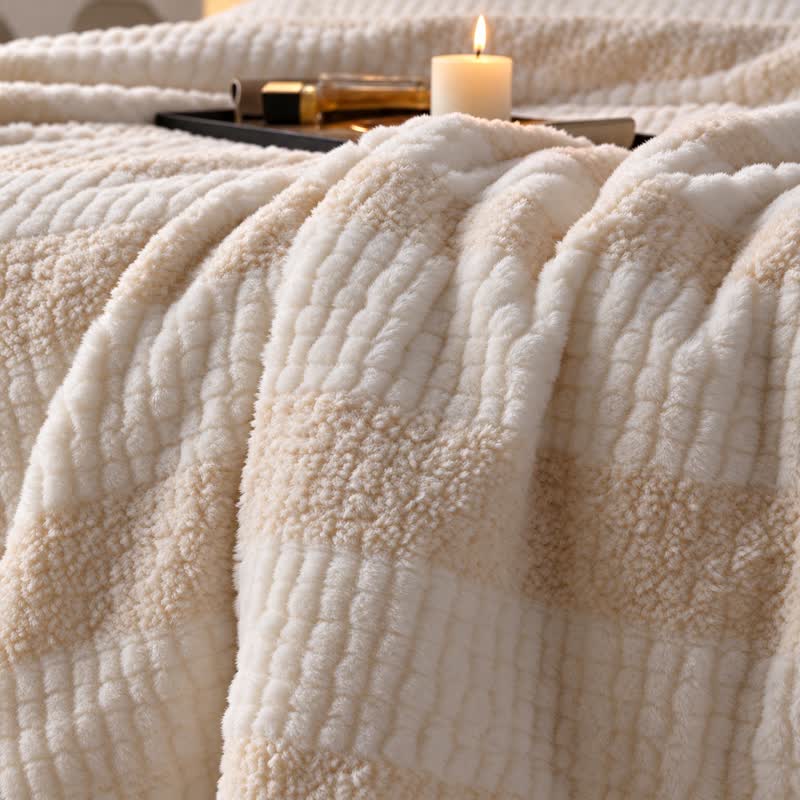 Sherpa-Decke mit neutralen Farbblöcken und Streifenmuster - image 26